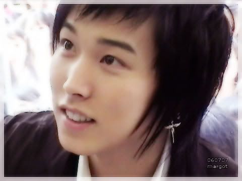 http://i170.photobucket.com/albums/u252/fly_for_fun/sungmin26.jpg