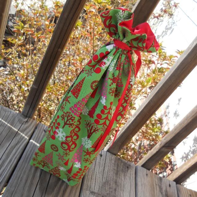 Holiday Reusable Wine Bag- Trees
