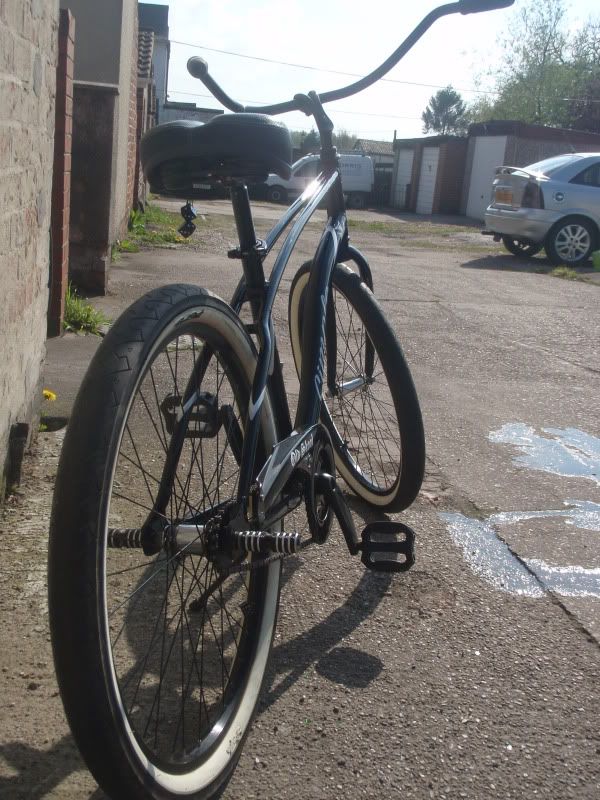 giant beach cruiser bike