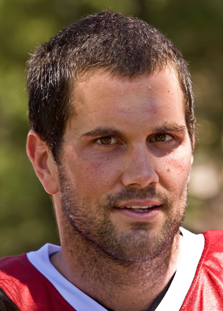 IMAGE: http://i170.photobucket.com/albums/u262/hibernian1/Leinart.jpg