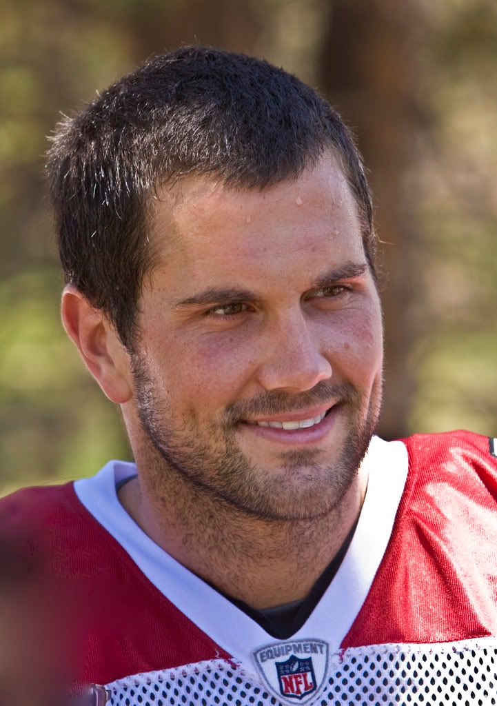 IMAGE: http://i170.photobucket.com/albums/u262/hibernian1/Leinartsmile.jpg