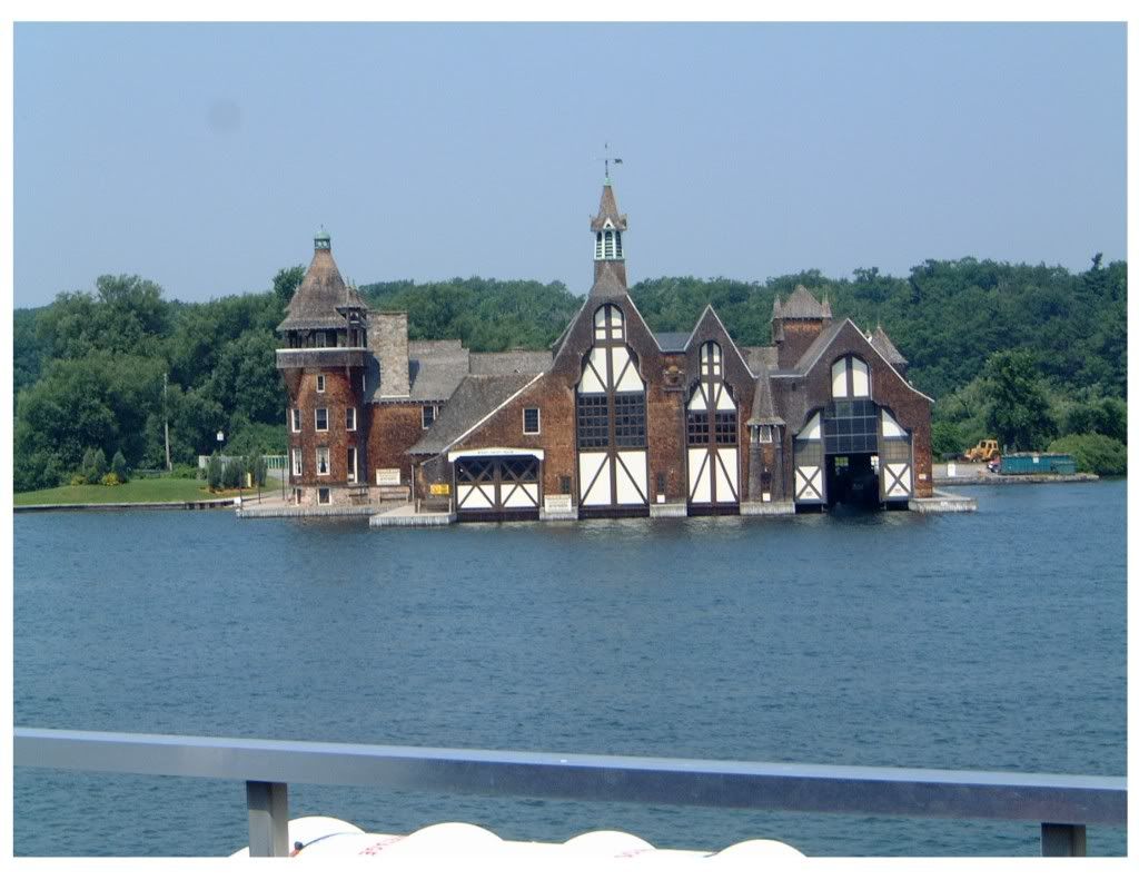 IMAGE: http://i170.photobucket.com/albums/u263/9058377799/100Island_Before.jpg