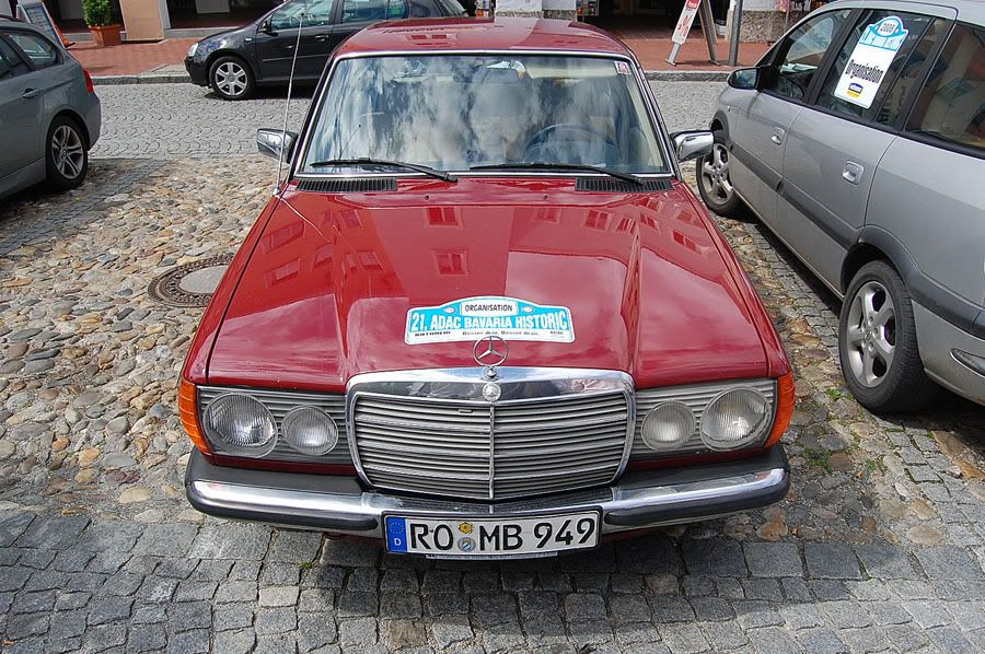 This Mercedes W123 200D looks pretty plain compared to all other cars here