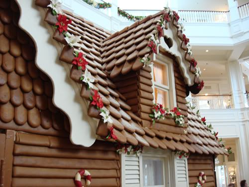 GFgingerbreadhouse2.jpg