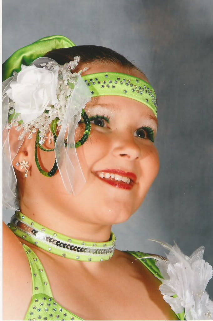 Image hotlink - 'http://i170.photobucket.com/albums/u277/Niny1_2007/lilyportrait.jpg' Image hotlink - 'http://i170.photobucket.com/albums/u277/Niny1_2007/lilyportrait.jpg'