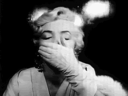 bigkissmonroe.gif